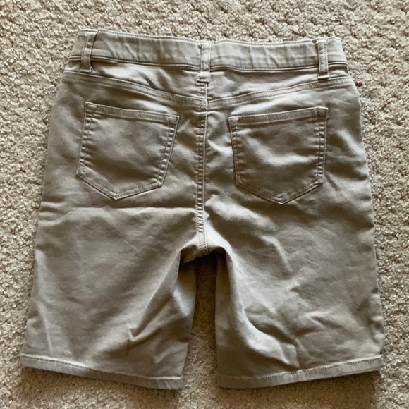 Boys shorts size 16 - Picture 2 of 3